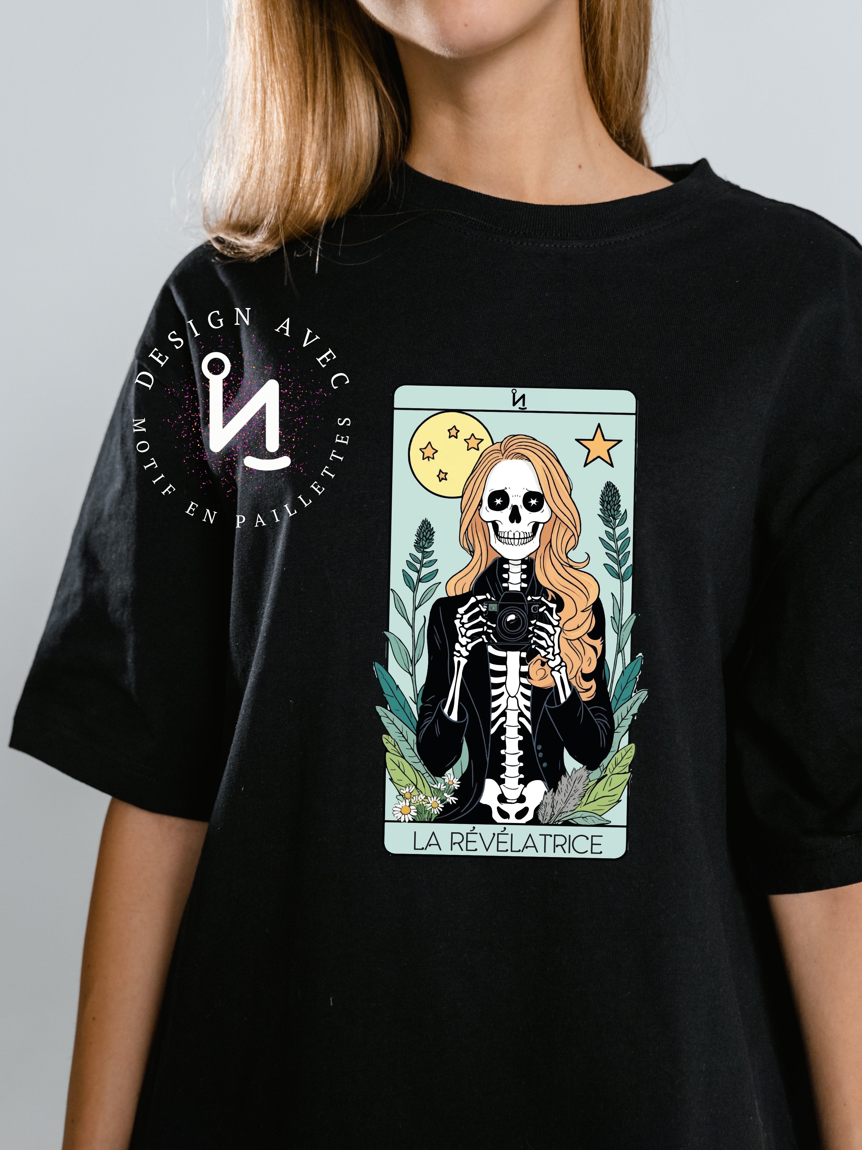 LA RÉVÉLATRICE - T-Shirt noir (taille unisexe)
