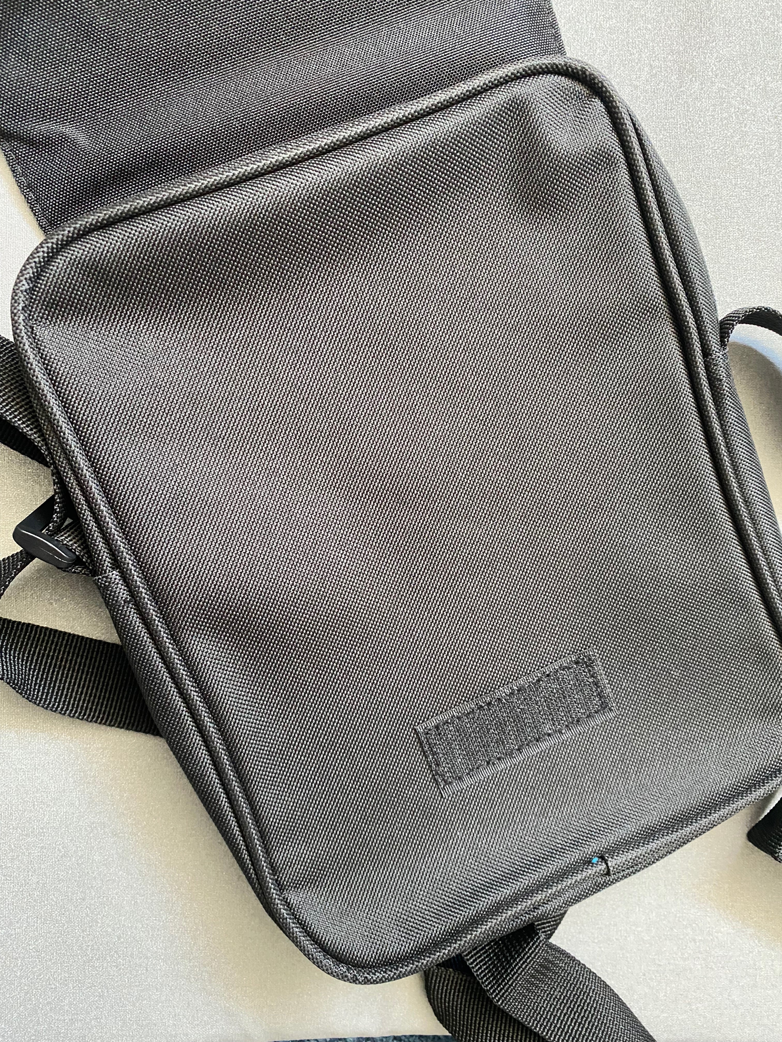 ABONDANCE - Sac bandoulière (9,4 x 7 x 1,9 pouces)