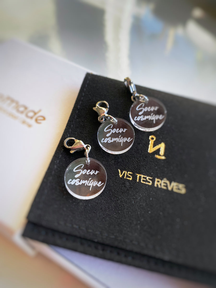 SOEUR COSMIQUE - Breloque plastique recyclé