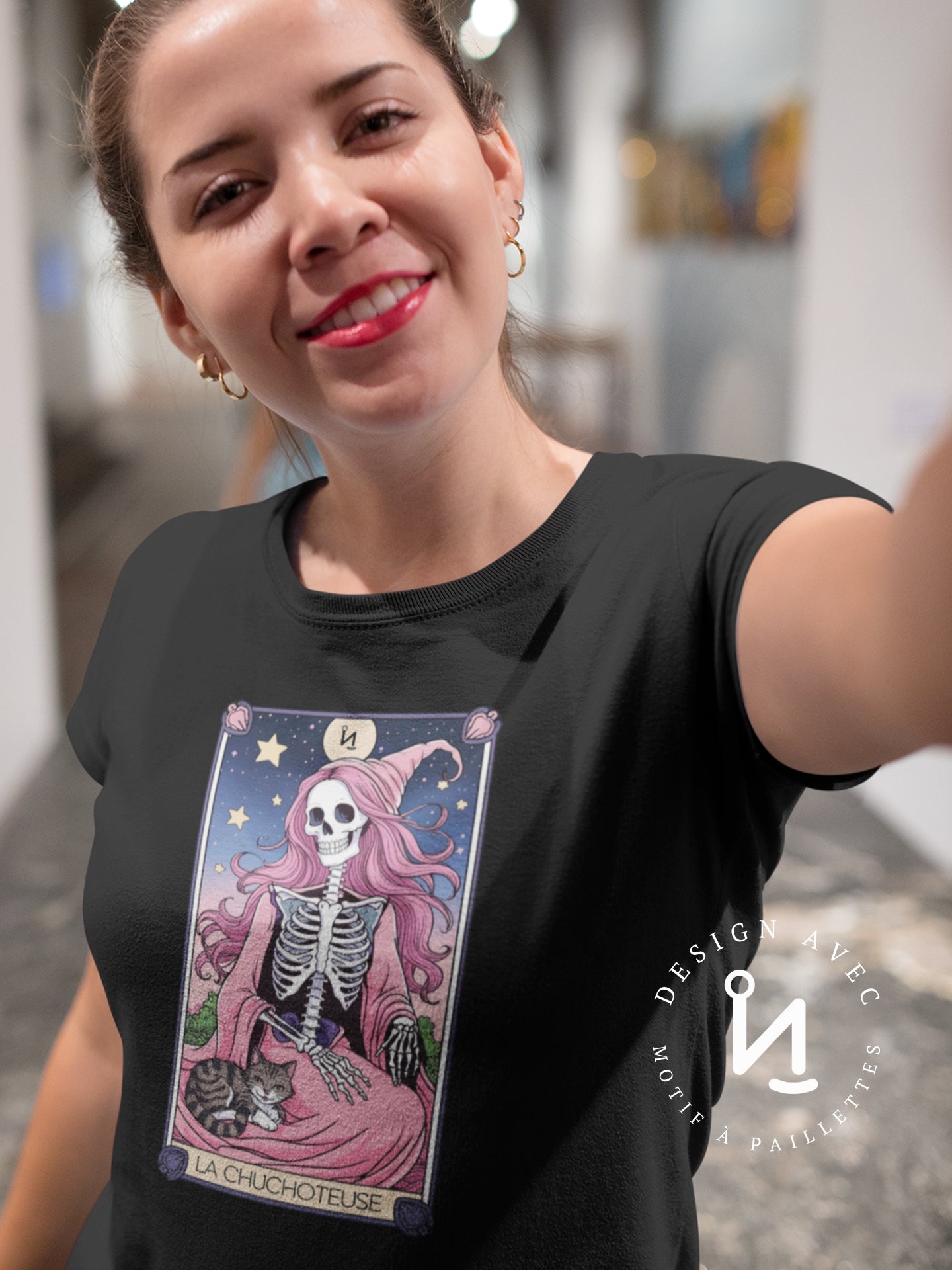 LA CHUCHOTEUSE - T-Shirt noir (taille unisexe)